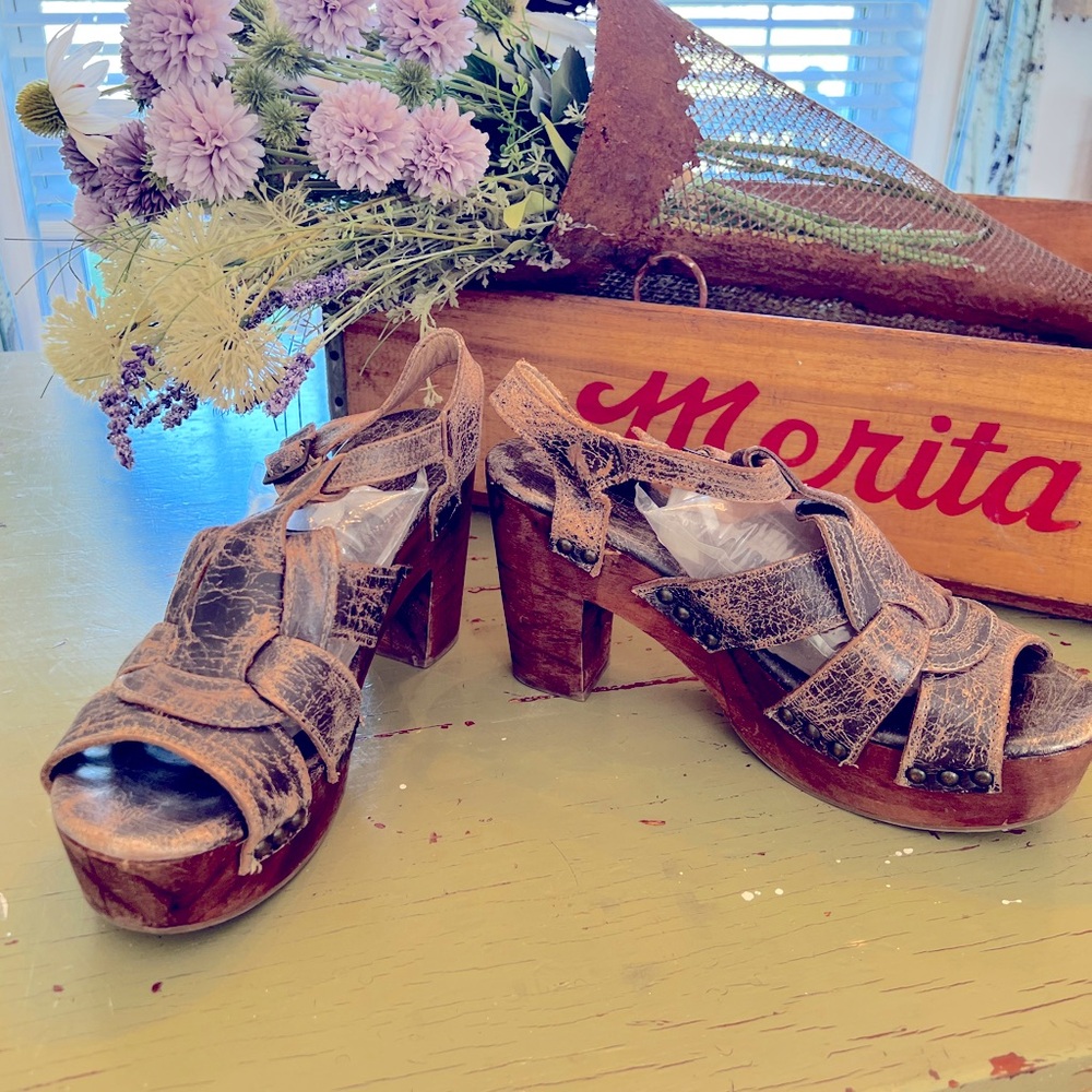 Bed Stu Caitlin Womens Brown Leather Hook & Loop Heeled Sandals Shoes size 11